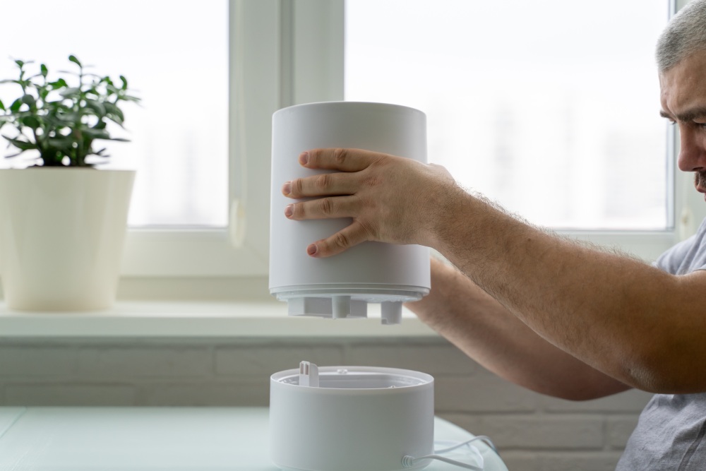 Assembling a humidifier